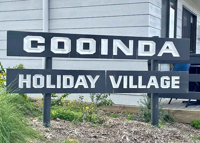Cooinda Holiday Village Cabins